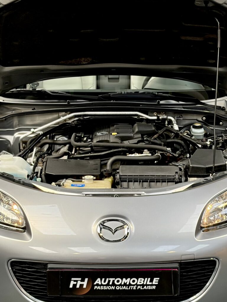 vue d'un moteur de mazda mx-5