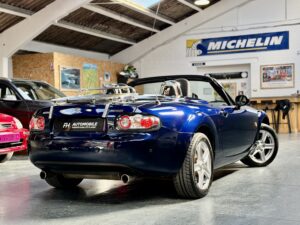 Mazda MX-5 Roadster Coupe