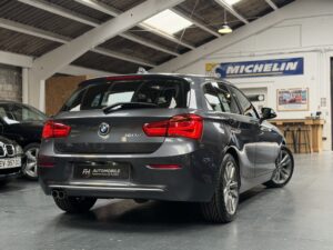 BMW Série 1 120dA